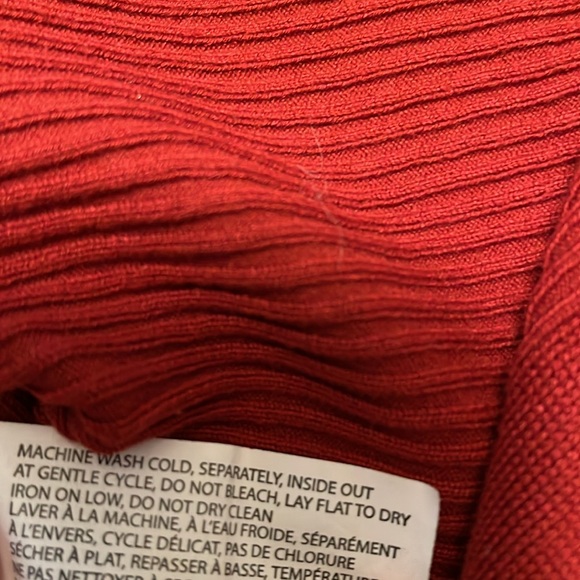 Dex, L, BNWOT, ribknit,button front, belt, dress/sweater, viscose/nylon,as new - Picture 12 of 12